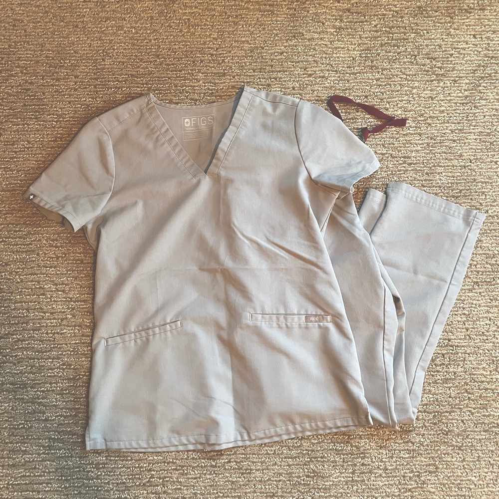 Figs women’s scrubs